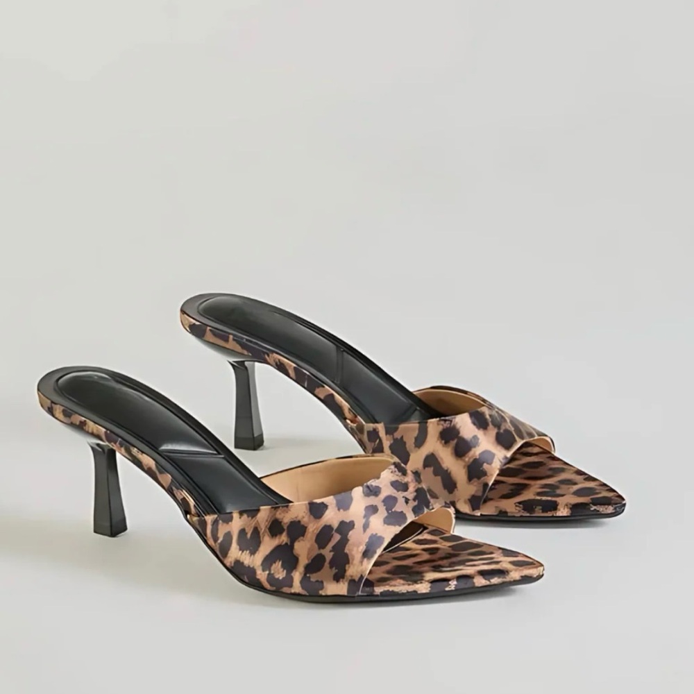 Cheetah print heels - Picture 2 of 7